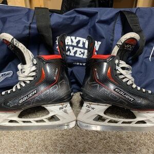 Bauer Vapor 3X Pro - Black and Red